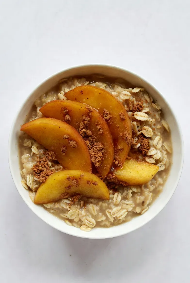 Oatmeal with Cinnamon & Apple
